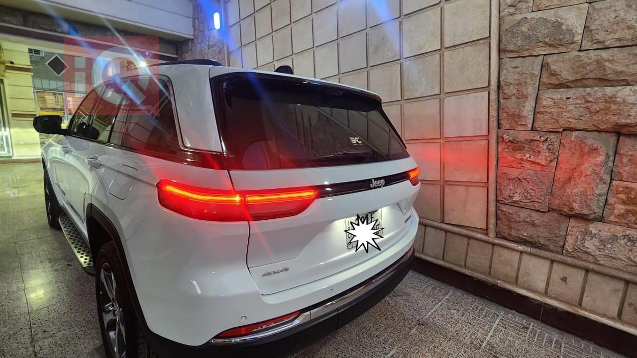 جیپ گراند شیرۆکی